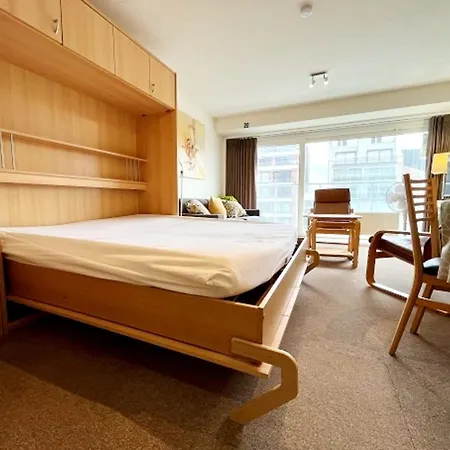 In Knokke Near Seafront Appartement *